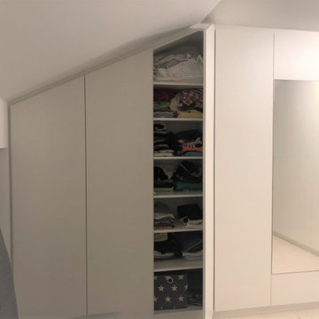 Vie ... l Platz für Garderobe im Schlafzimmer unter dem Dach