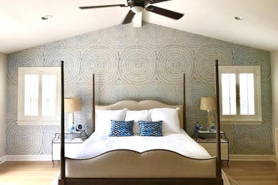 Bedroom - transitional bedroom idea in Los Angeles