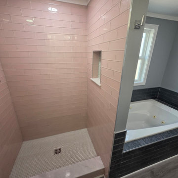 The Best of Both Worlds: A Shower and Tub Oasis