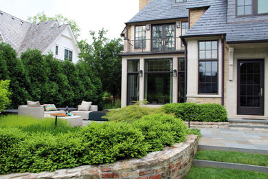 Design ideas for an eclectic landscaping in Chicago.