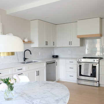 Modern Kitchen in West Vancouver