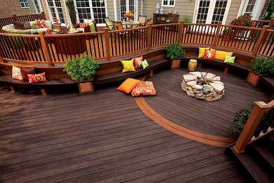 Photo of a traditional deck in Sacramento.