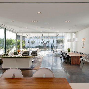 The Dynamic House