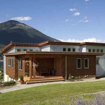 Rooms With a View in Harrop, BC