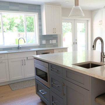 Transitional Kitchen in Lynn Valley