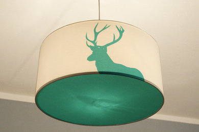 Designerlampe - türkisfarbener Hirsch auf Weiß