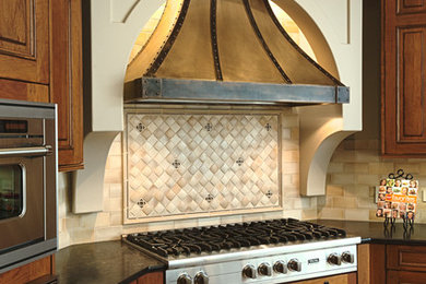 Inspiration for a timeless kitchen remodel in Chicago