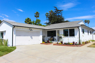 Home design - traditional home design idea in Los Angeles