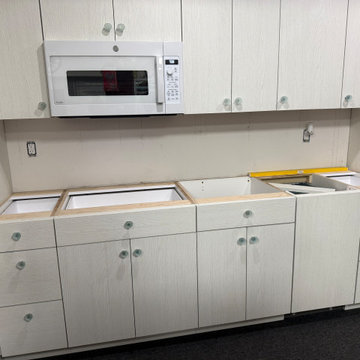 Coastal Kitchenette