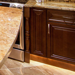 Berwyn Base Cabinets - Kitchen Cabinetry