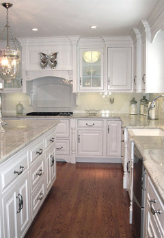 Can you post your wood range hood pics with a 8' ceiling?