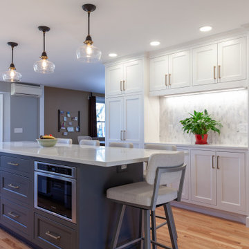 Modern Transitional Kitchen with Two-Tone Island – Hamilton MA