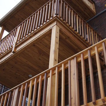 Western red cedar deck/balcony. balcon/patio en cèdre rouge.