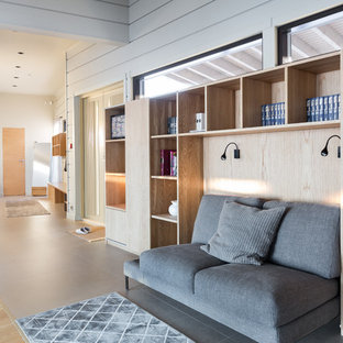 Удачное сочетание для дизайна помещения: фойе среднего размера в современном стиле с полом из керамогранита, двустворчатой входной дверью, коричневым полом и белыми стенами - самое интересное для вас