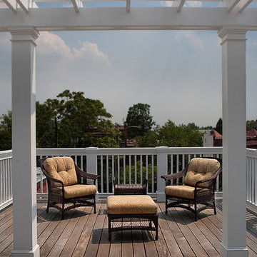 Roof deck with pergola