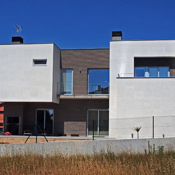 Fachada lateral y principal