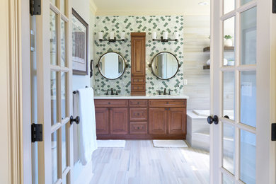 Example of a bathroom design in Seattle