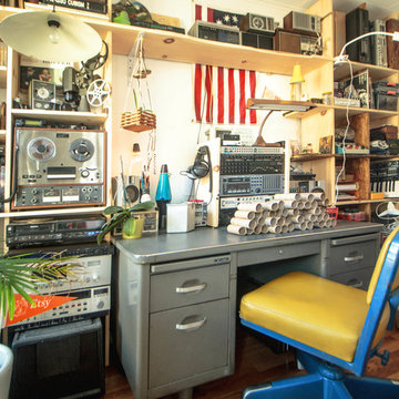 My Houzz: Vintage Collectors' Artfully Curated Walk-Up
