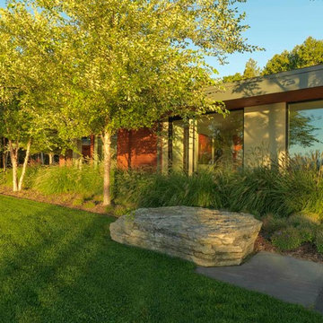 A Modernist Oasis
