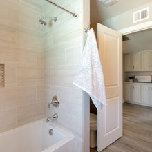 Alicia bathroom