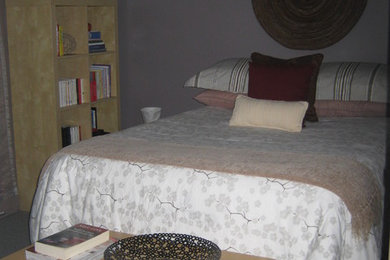 Elegant bedroom photo in Montreal