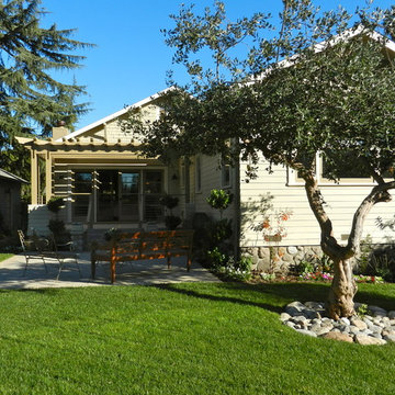 809 Los Robles