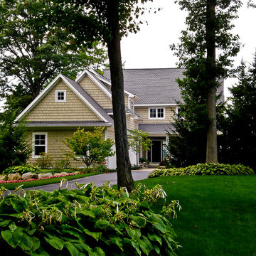 Lakefront Cottage Home