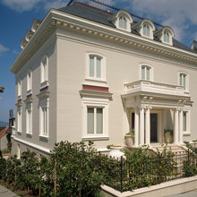 Front courtyard