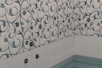 プネーにあるアジアンスタイルのおしゃれな浴室の写真