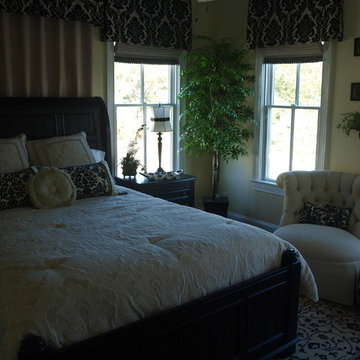 Black and White Guest Bedroom #1