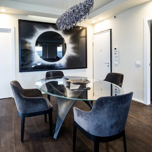 ボローニャの広いコンテンポラリースタイルのLDKの画像 (白い壁、濃色無垢フローリング)