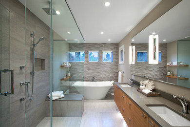 コンテンポラリースタイルのおしゃれな浴室の写真