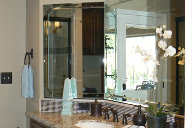 Example of a classic bathroom design in Other