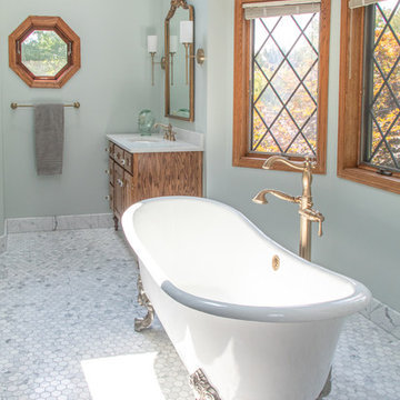 Statuary Clawfoot tub