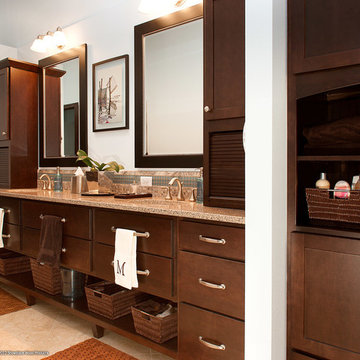 Door style: Summit | Species: Paint Grade | Finish: Soft Cream