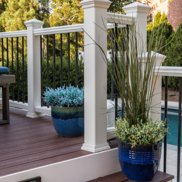 Elegant Pool & Entertaining Deck