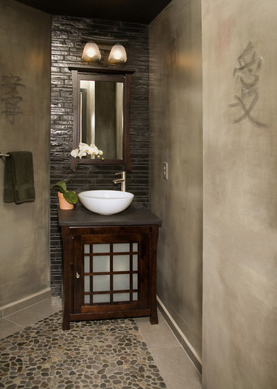 Восточный Ванная комната by Signature Design & Cabinetry LLC