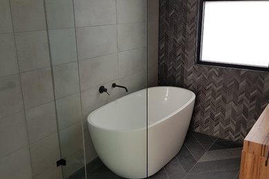Mid-sized contemporary master bathroom in Adelaide.