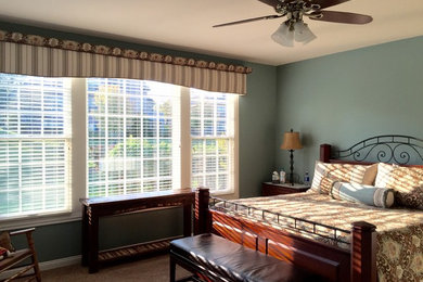 Bedroom - southwestern master carpeted bedroom idea in Chicago