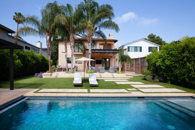 Tuscan pool photo in Los Angeles
