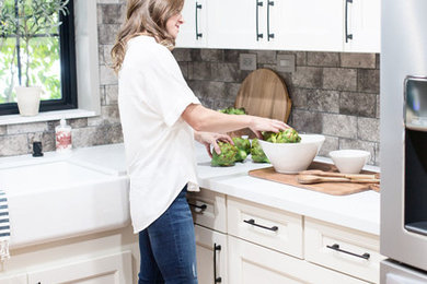 Transitional home design photo in Phoenix