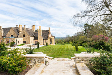 Design ideas for a classic garden in London.