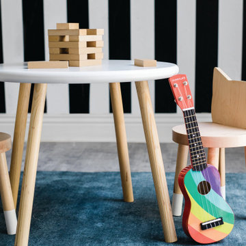 Peewee Kids Table with Kitty Chairs