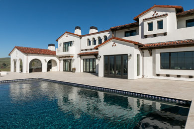 Example of a tuscan pool design in San Luis Obispo
