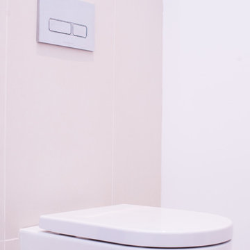 Vibrant master bathroom