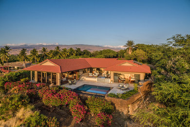 Patio - mid-sized transitional backyard patio idea in Hawaii with decking