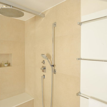 großzügige Dusche mit extra Komfort