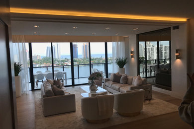 Example of a living room design in Miami