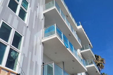 Example of an exterior home design in Orange County