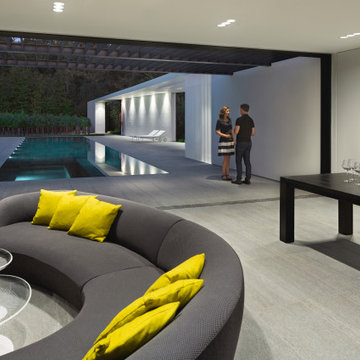 pool sitting and dining area